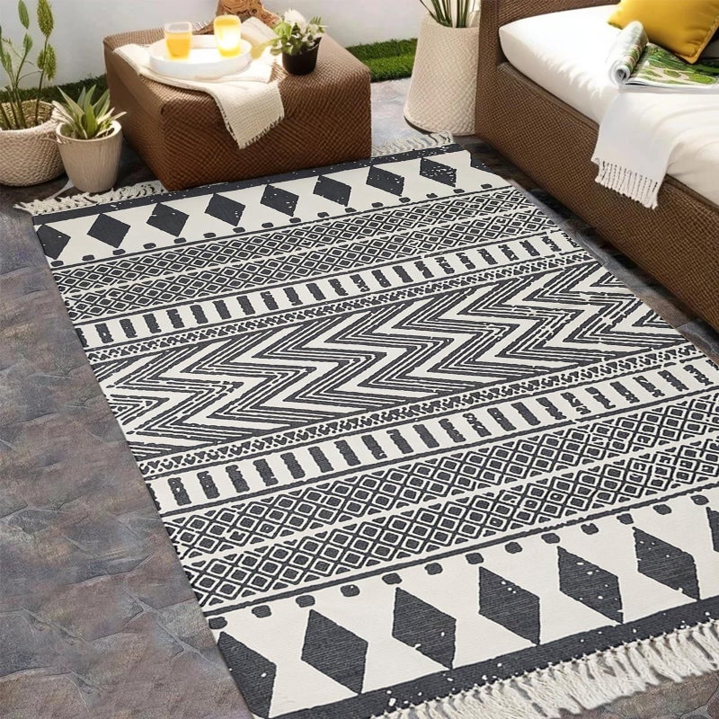 USTIDE سجادة غرفة المعيشة USTIDE باللون الأسود والكريم، سجادة بوهو رنر ريفية عتيقة من الصوف الكبير، سجادة منطقة من القطن الطبيعي قابلة للغسل (4 قدم × 6 قدم، أسود وأبيض) - Image 5